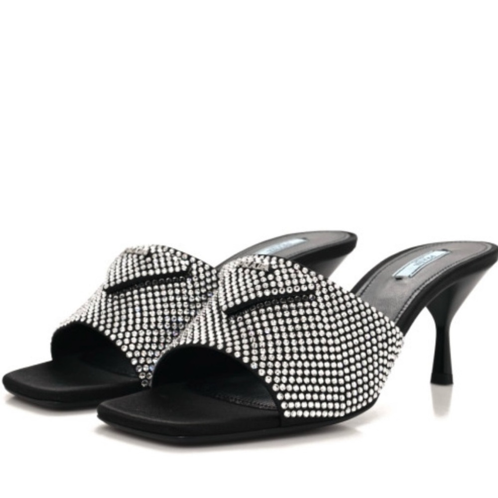 Prada 35 (5) new never work black sequence heel